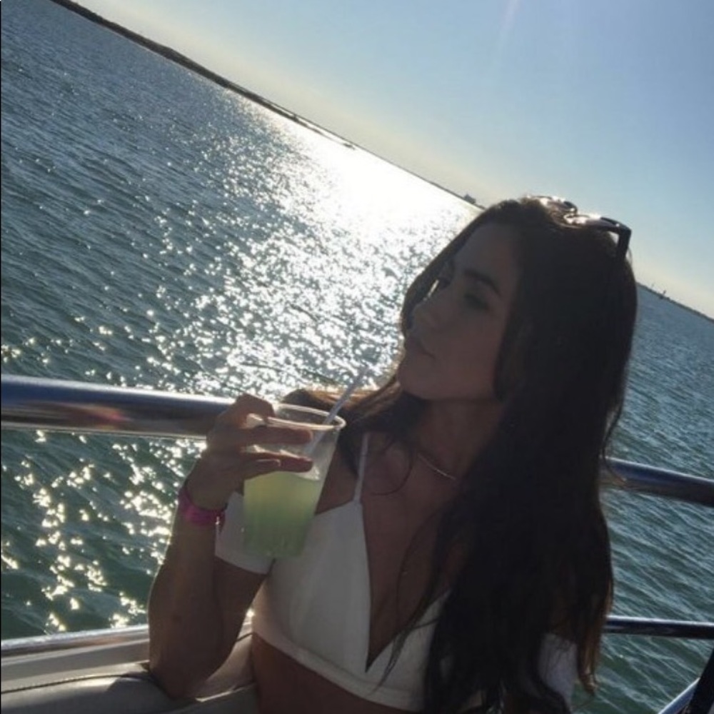 Meet your Posher, Marisa